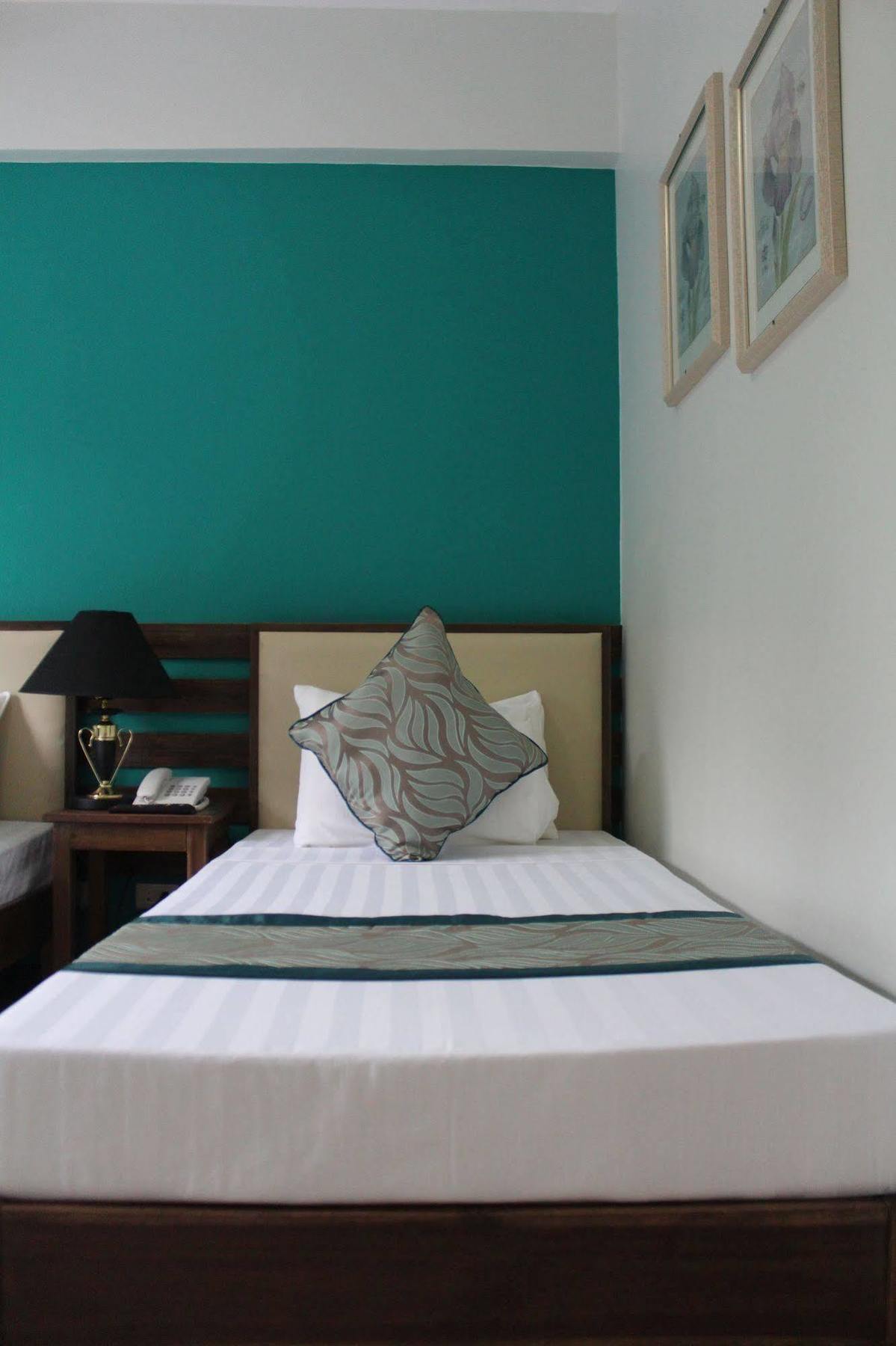 Reddoorz Plus Near Rizal Junction Puerto Princesa Εξωτερικό φωτογραφία